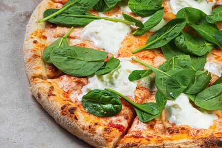 С лососем и страчателлой 