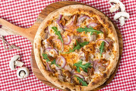 Пицца с Тунцом