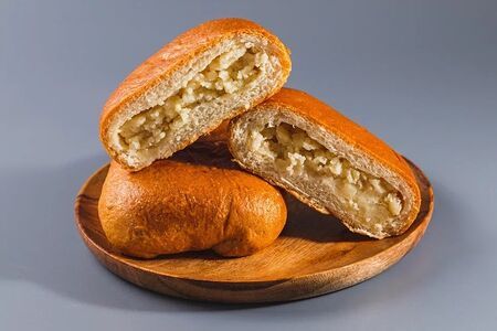 Два пирожка с картофелем