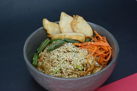 Wok Цыпленок карри с грибами