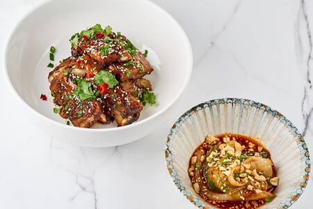 Глазированные свиные рёбра с кимчи