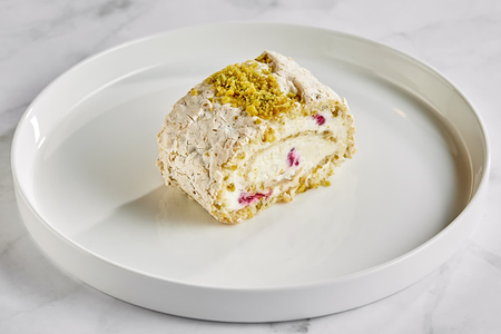 Рулет фисташковый