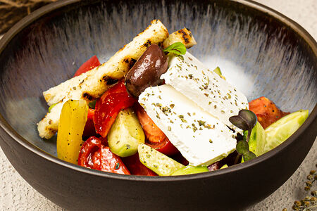 Летний салат по-гречески