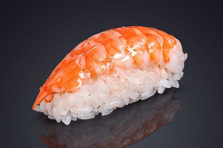 Суши с креветкой