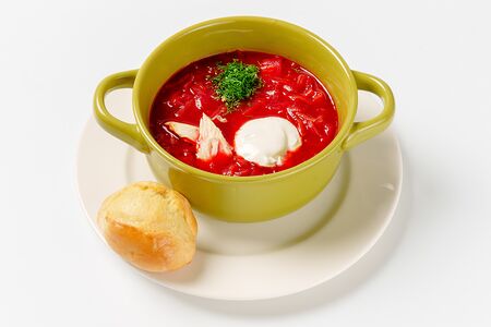 Борщ с чесночной булочкой