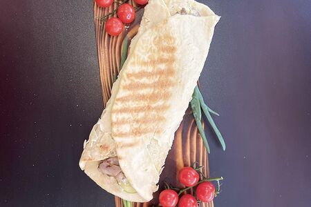 Буррито от шефа с запечённой курицей