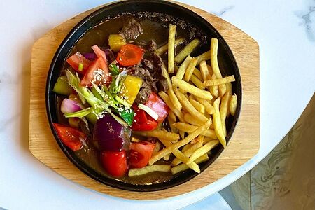 Бо лук лак с картошкой фри