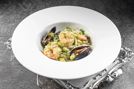 Конкилье с морепродуктами