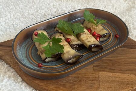 Рулетики из баклажанов