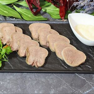 Язык говяжий отварной