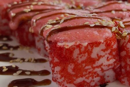 Запеченный ролл с креветками