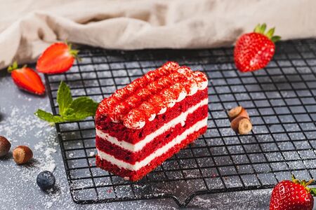 Пирожное Красный бархат