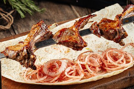 Корейка из баранины на мангале