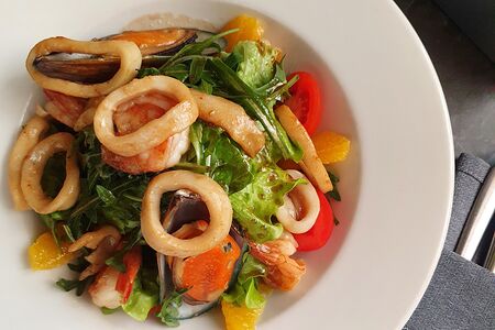 Салат с морепродуктами