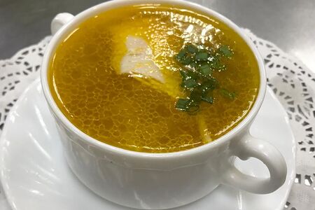 Суп куриный с домашней лапшой