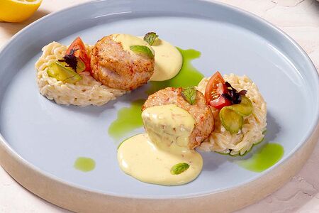 Биточки с креветками и крабом