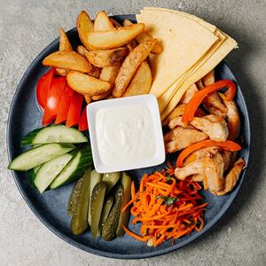 Шаурма на тарелке