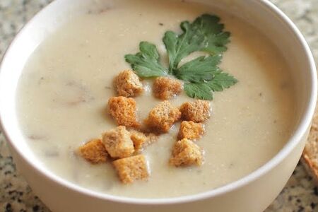 Суп грибной с гренками