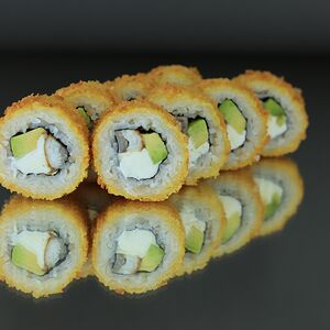 Жареный ролл с угрем