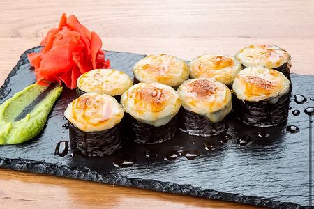 Запечённый ролл с мидиями