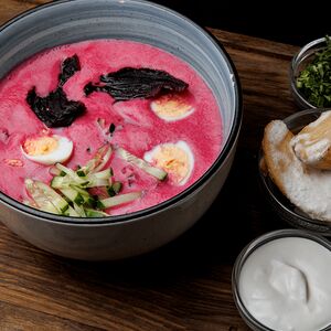 Холодник с перепелиным яйцом и картофелем