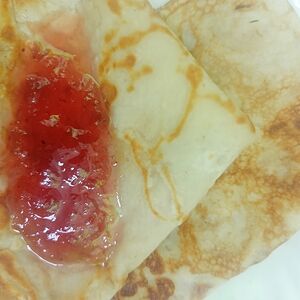 Блинчики с вишневым джемом 2 шт.