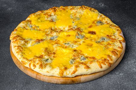 Пицца 4 сыра  