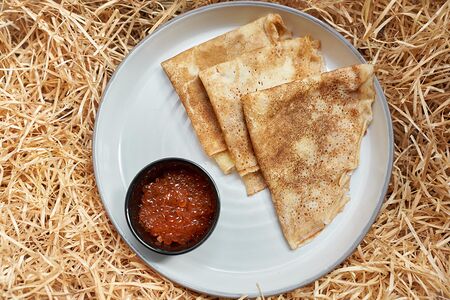 Блинчики домашние с красной икрой