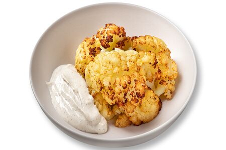 Печеная цветная капуста с трюфельным соусом