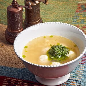 Куриный суп с фрикадельками и домашней лапшой