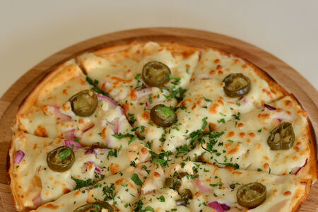 Пицца Острая курочка с халапеньо