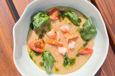 Овсяная с креветками и соусом песто