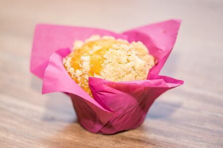 Лимонный маффин с ягодами