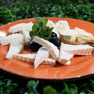 Сырная тарелка по-кавказски