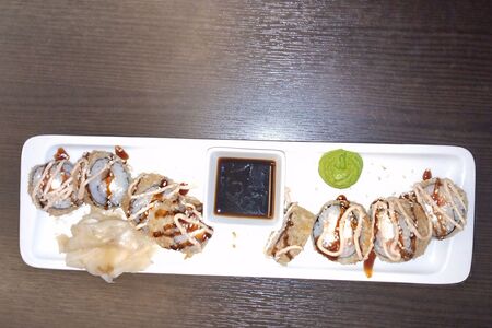 Жареный фирменный ролл