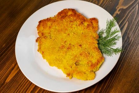 Отбивная куриная в сухарях