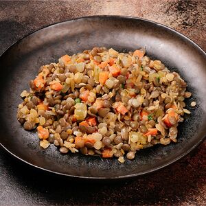 Чечевица зеленая и красная с овощами