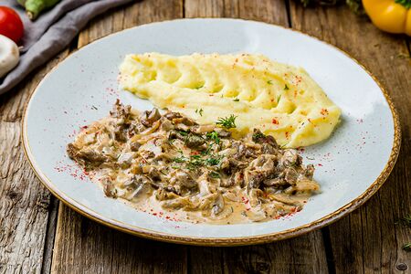 Бефстроганов