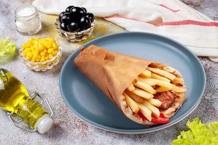 Сувлаки-гирос