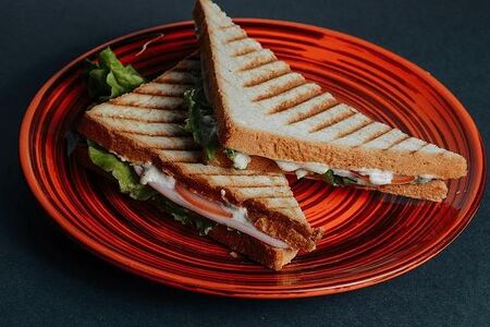 Сэндвич с ветчиной и сыром