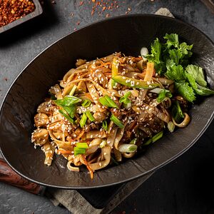 Лапша удон с уткой по-пекински