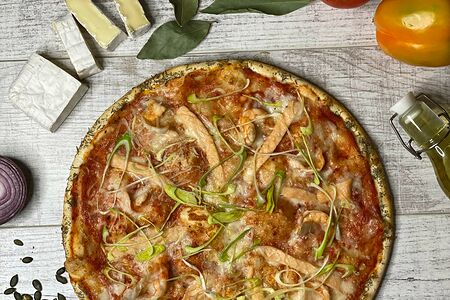 Пицца с креветками и лососем