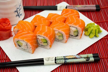 Ролл фирменный Филадельфия De Luxe