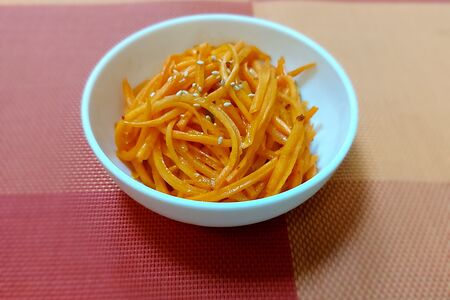 Салат из моркови