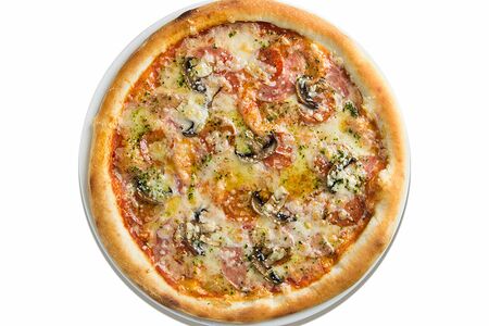 С ветчиной, салями и грибами