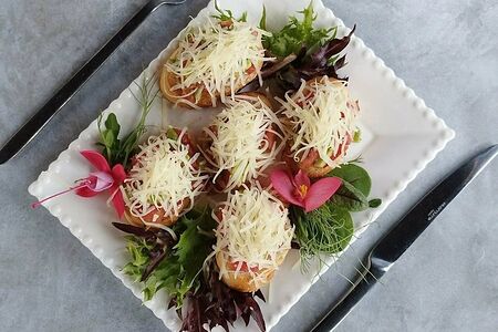 Брускетта с сёмгой