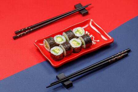 Маки с авокадо