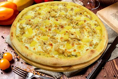 №14 Пицца Гавайская с курицей и ананасами