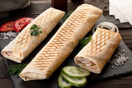 Большая шаурма со свининой