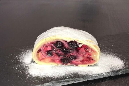 Штрудель Яблоко и смородина